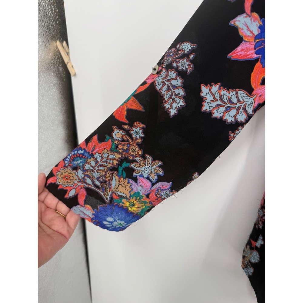 Gibson Latimer Blouse Women Medium Black Floral Roll Tab Sleeve Split Neck Top - Picture 4 of 8